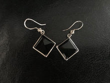 Load image into Gallery viewer, Silver Earring With Onyx Gem Stone
